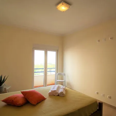 Appartement Da Rocha/1ª Linha2 *