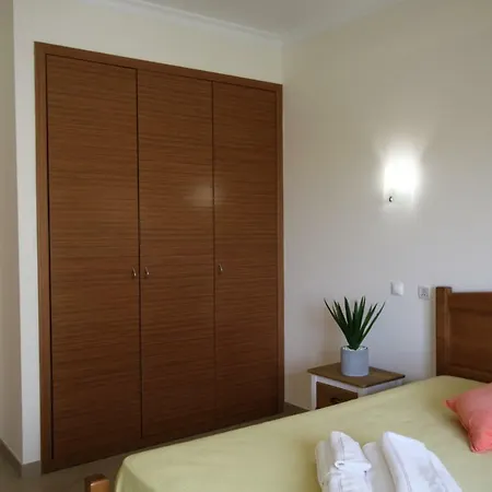 דירה Da Rocha/1ª Linha2 *